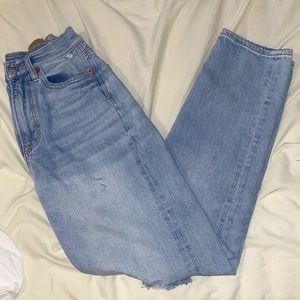 Boyfriend Jeans - American Eagle size 00